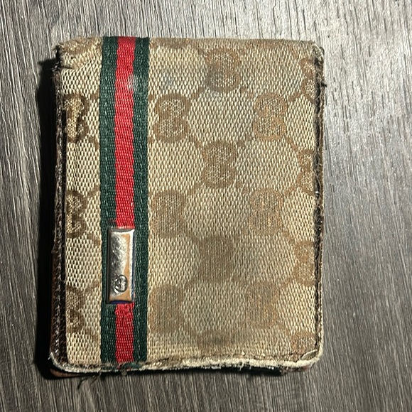 Used classic Gucci wallet - Picture 1 of 7